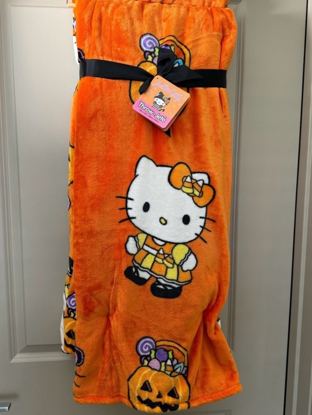 2 Pack Hello Kitty Orange Halloween Fleece Throw